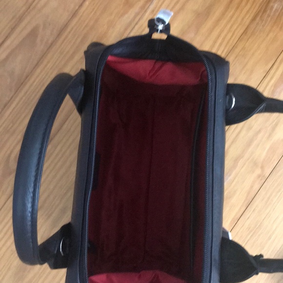 !l! New York Handbag - Picture 3 of 7